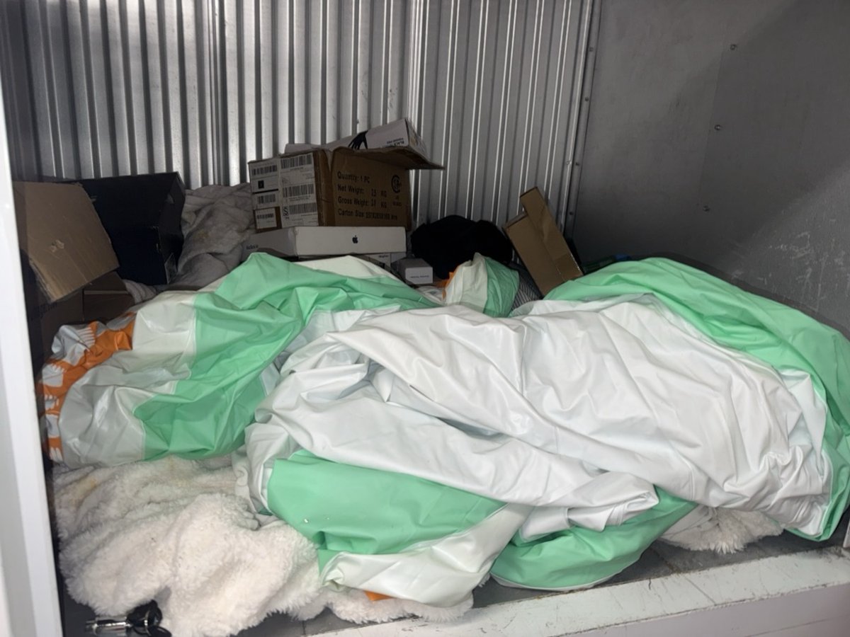 5 x 4 storage unit in Los Angeles, CA