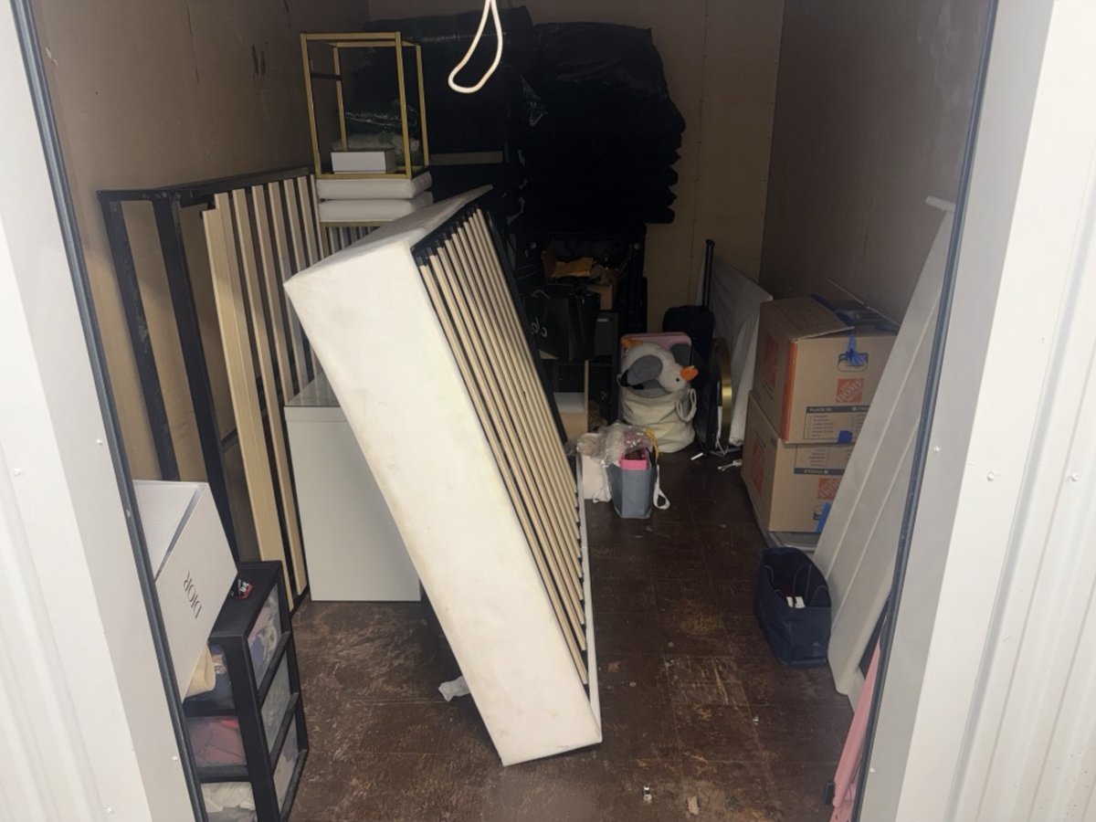 9 x 14 storage unit in Los Angeles, CA