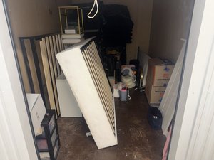 9 x 14 storage unit in Los Angeles, CA