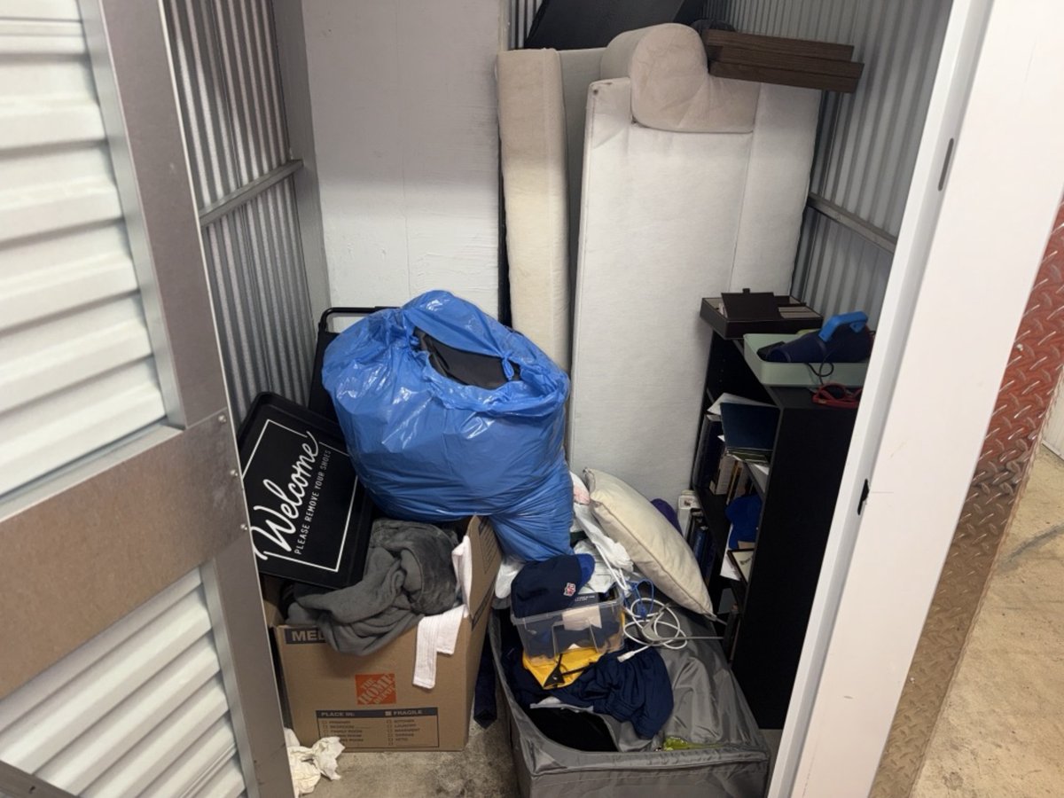 5 x 8 storage unit in Los Angeles, CA