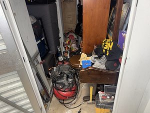 5 x 6 storage unit in Los Angeles, CA