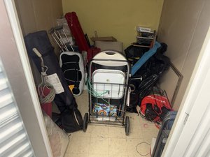7 x 8 storage unit in Los Angeles, CA