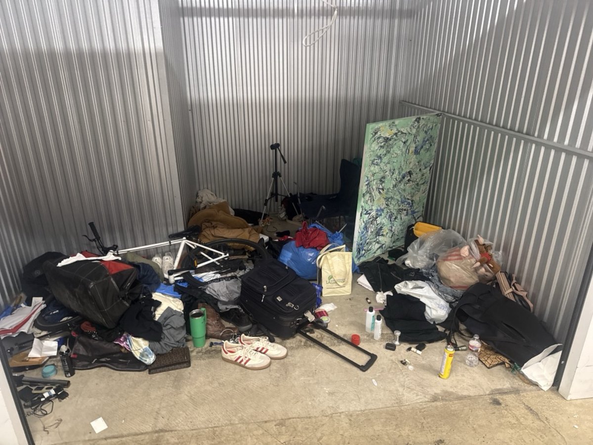10 x 10 storage unit in Los Angeles, CA