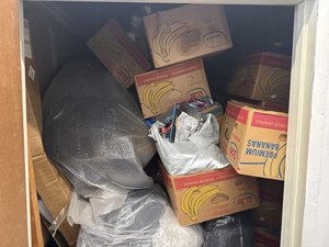 10 x 4 storage unit in Los Angeles, CA