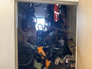 10 x 7 storage unit in Los Angeles, CA