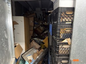 10 x 20 storage unit in Los Angeles, CA