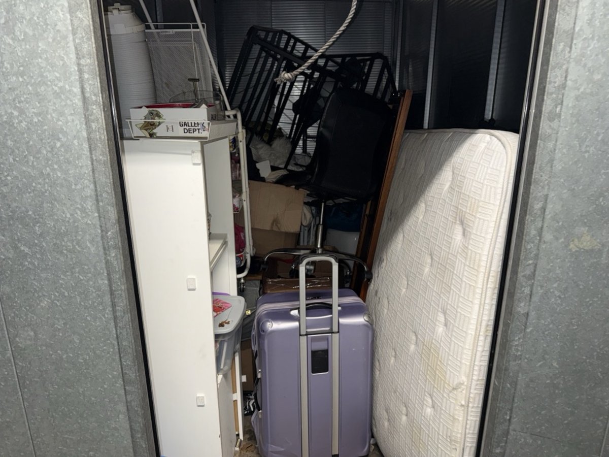5 x 10 storage unit in Los Angeles, CA