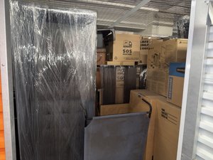 15 x 10 storage unit in Los Angeles, CA