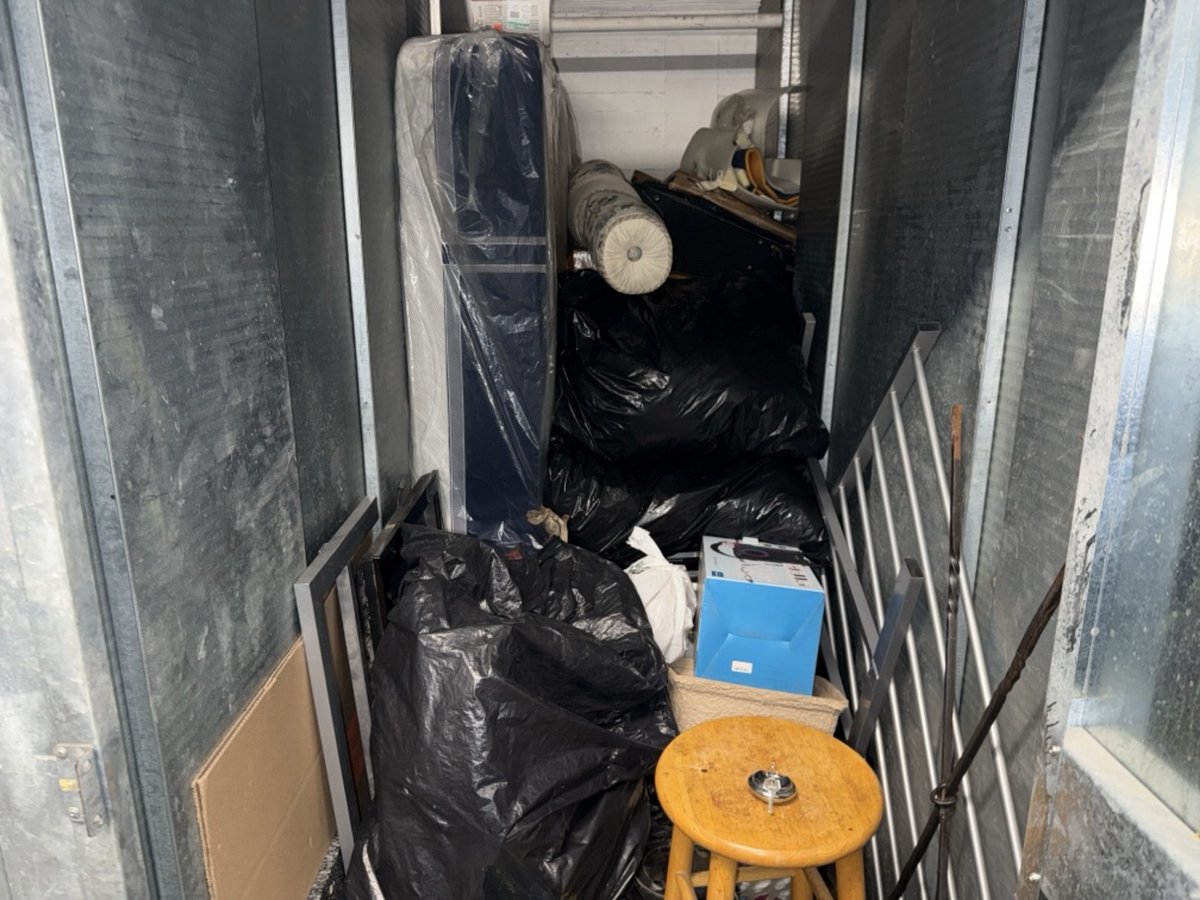 5 x 5 storage unit in Los Angeles, CA