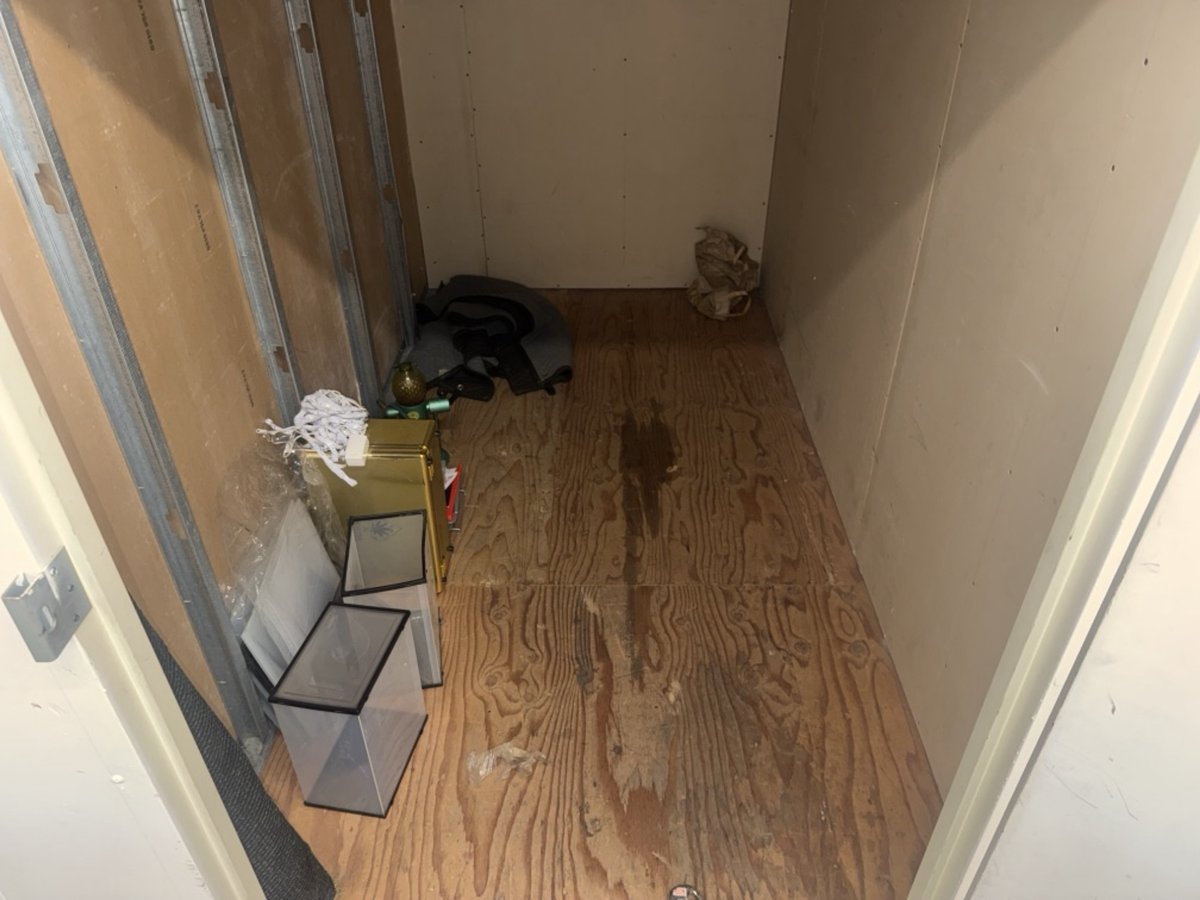 5 x 10 storage unit in Glendale, CA