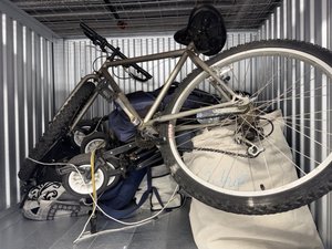 5 x 4 storage unit in Los Angeles, CA