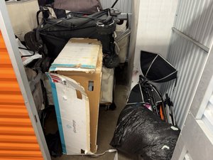 15 x 10 storage unit in Los Angeles, CA