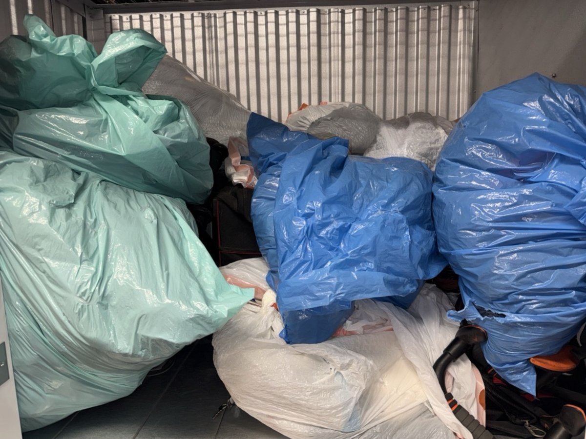 5 x 4 storage unit in Los Angeles, CA