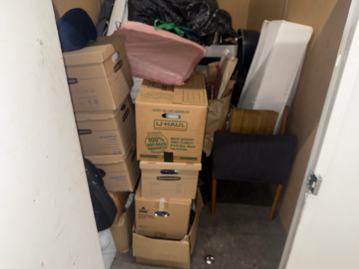 10 x 5 storage unit in Los Angeles, CA