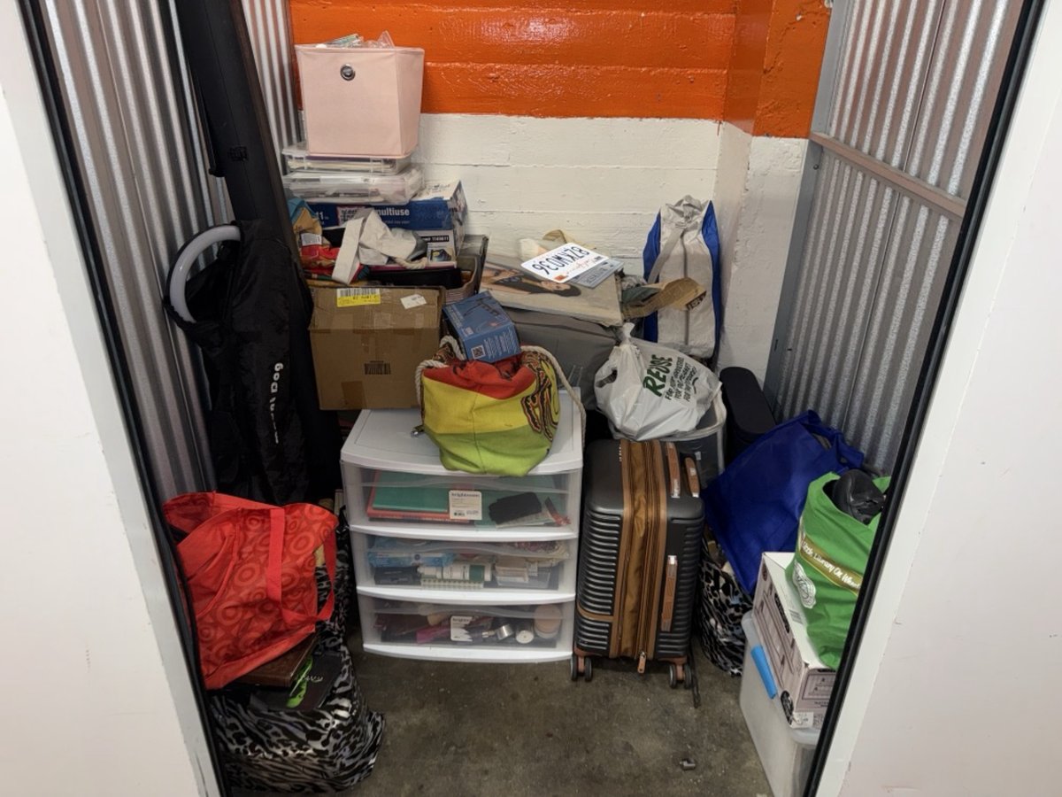 5 x 5 storage unit in Los Angeles, CA
