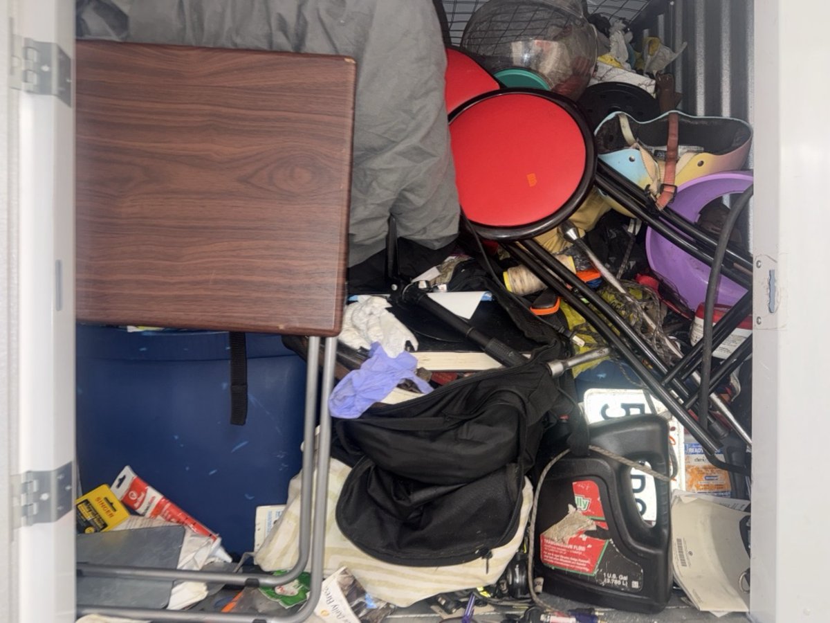 4 x 3 storage unit in Los Angeles, CA