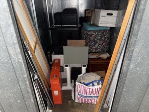 5 x 10 storage unit in Los Angeles, CA