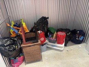 10 x 5 storage unit in Los Angeles, CA