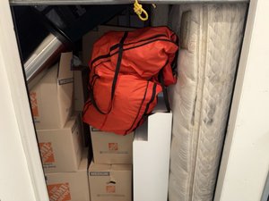 10 x 10 storage unit in Los Angeles, CA