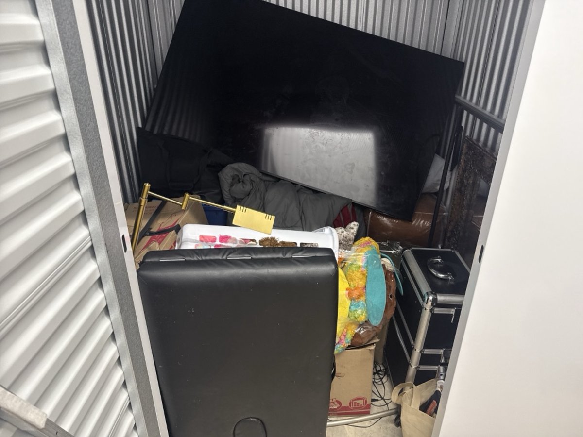 5 x 5 storage unit in Los Angeles, CA