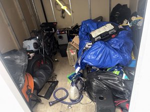 10 x 10 storage unit in Los Angeles, CA