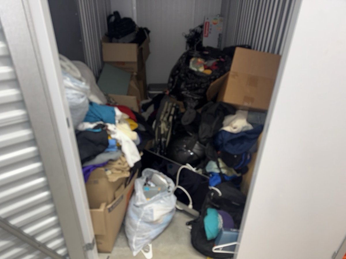 5 x 10 storage unit in Los Angeles, CA