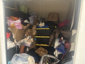 10 x 10 storage unit in Los Angeles, CA
