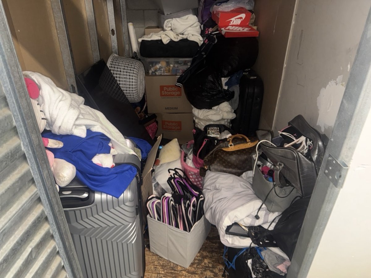 5 x 10 storage unit in Los Angeles, CA