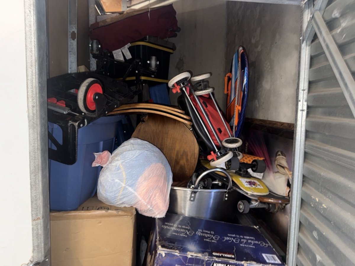 5 x 5 storage unit in Los Angeles, CA