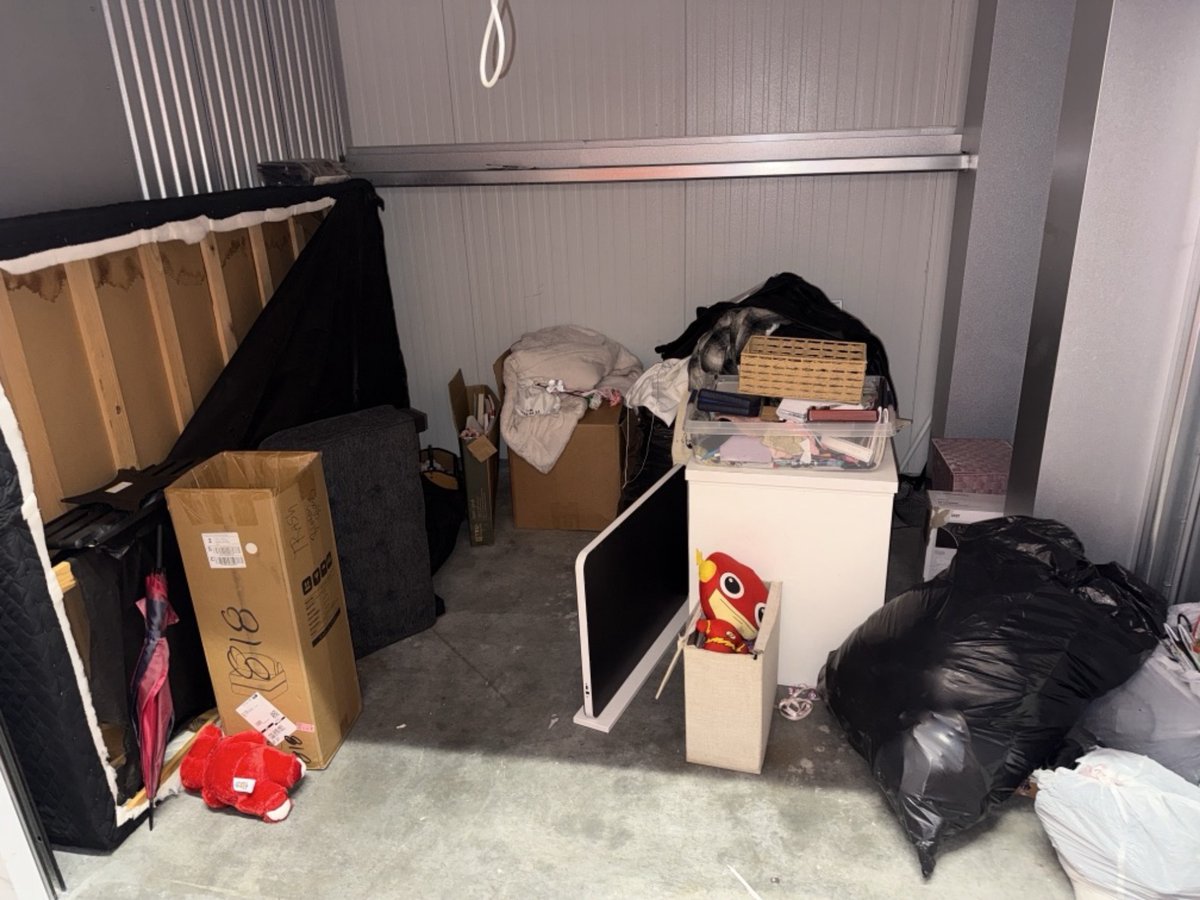 10 x 9 storage unit in Los Angeles, CA