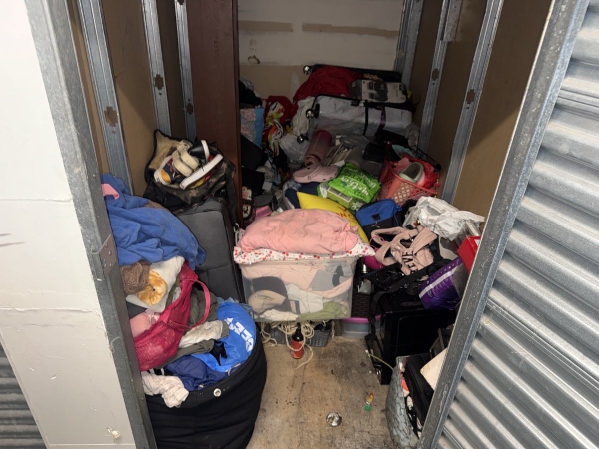 5 x 10 storage unit in Los Angeles, CA