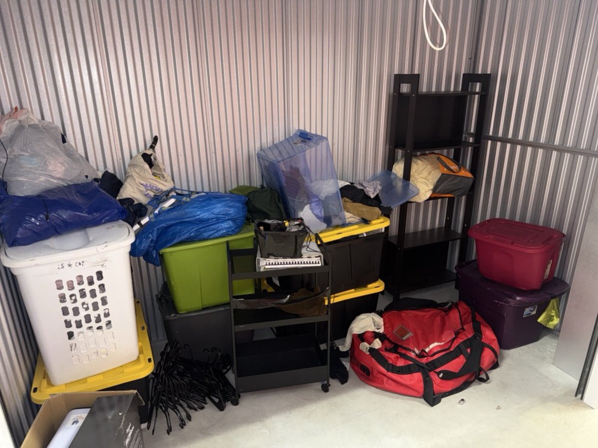 10 x 5 storage unit in Los Angeles, CA
