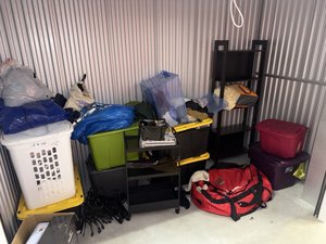 10 x 5 storage unit in Los Angeles, CA