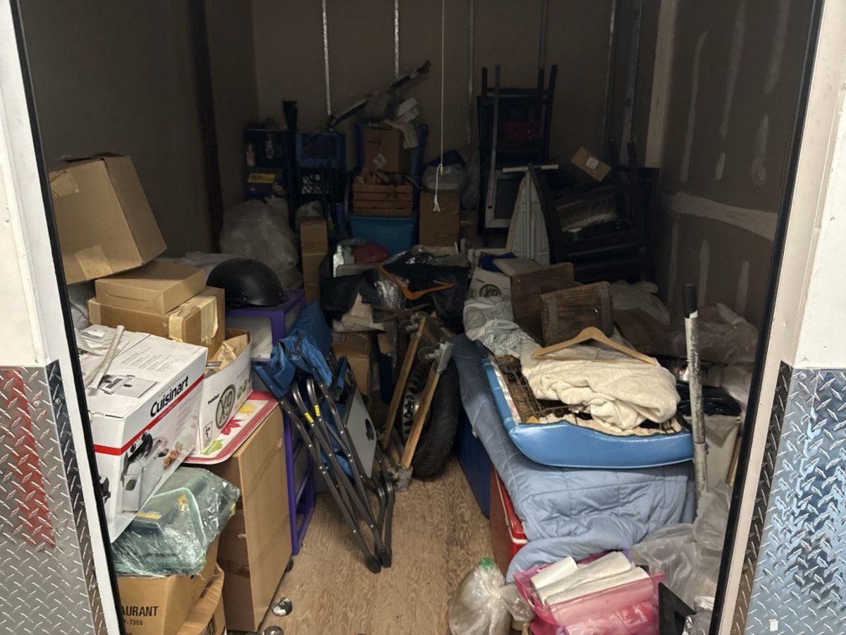 10 x 15 storage unit in Inglewood, CA
