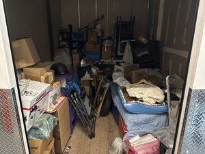 10 x 15 storage unit in Inglewood, CA