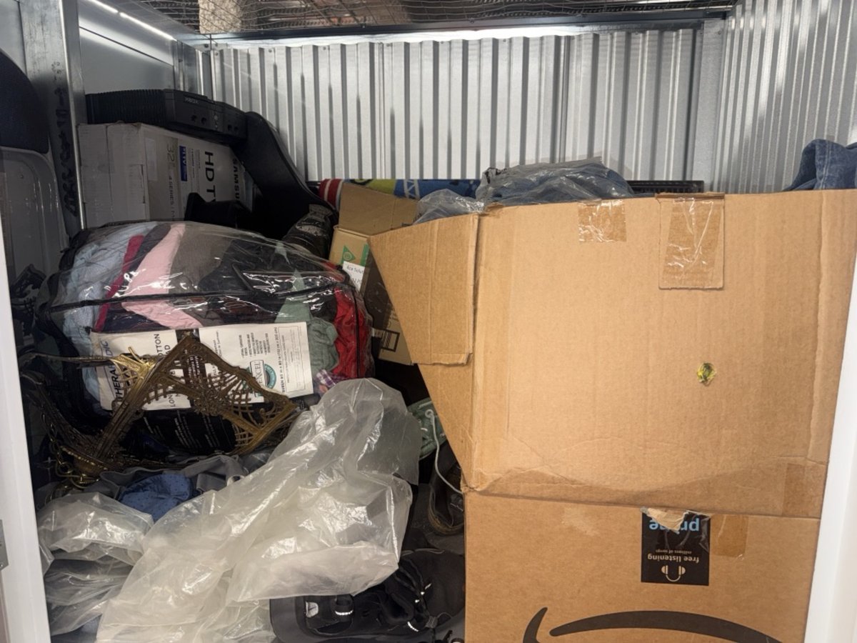 5 x 4 storage unit in Glendale, CA