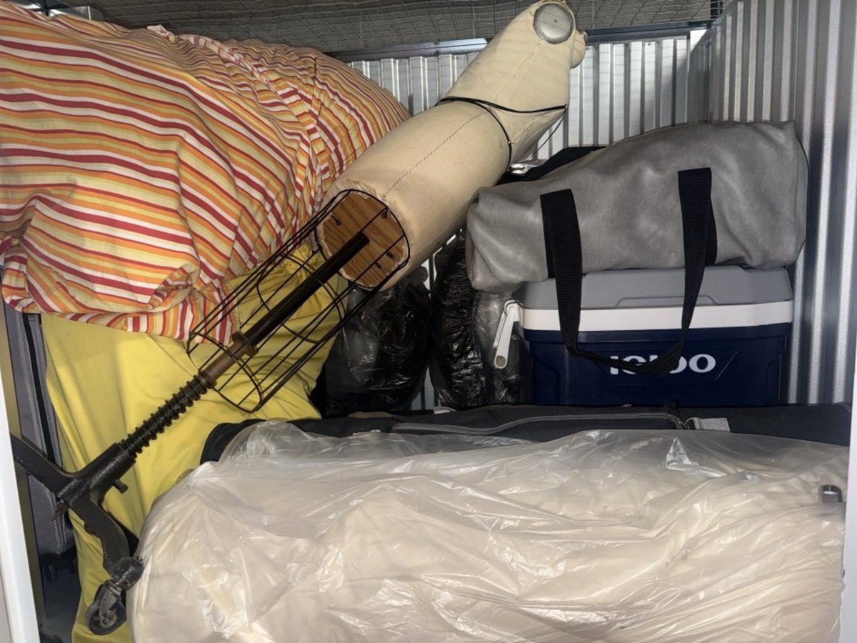 5 x 4 storage unit in Glendale, CA
