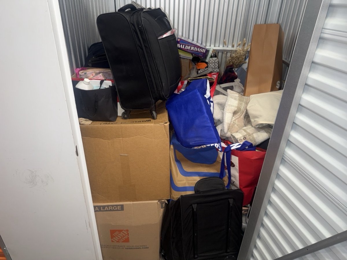 5 x 5 storage unit in Glendale, CA