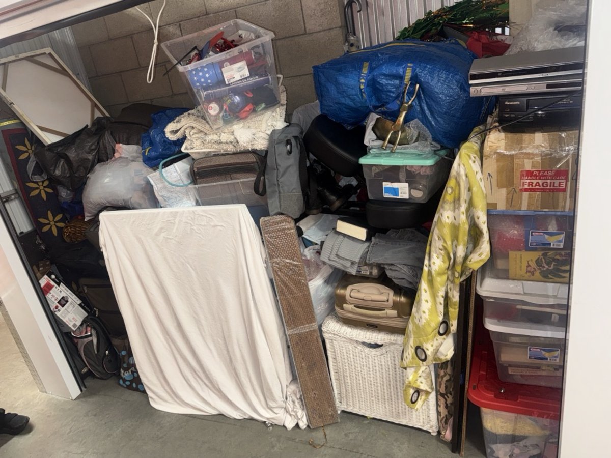 10 x 5 storage unit in Glendale, CA