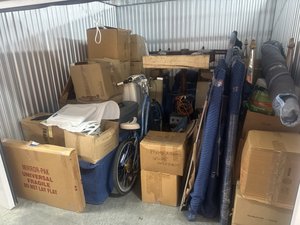 10 x 10 storage unit in Glendale, CA