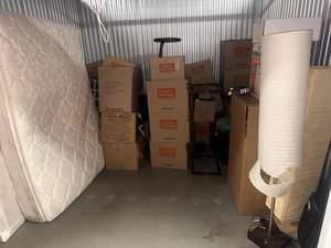 10 x 10 storage unit in Glendale, CA