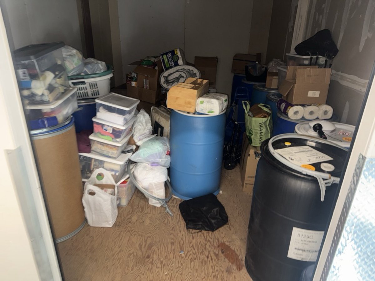 10 x 15 storage unit in Inglewood, CA