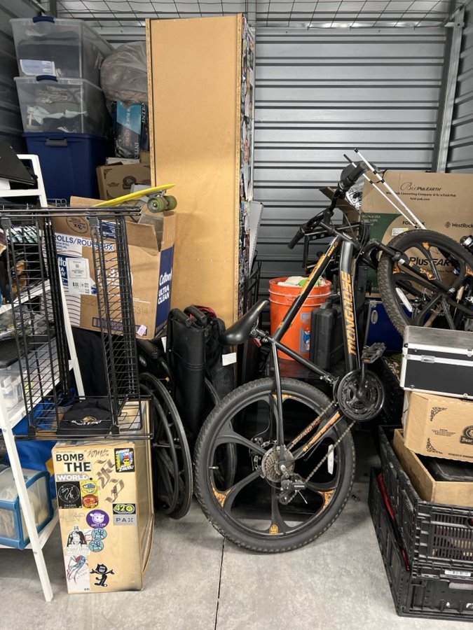 10 x 10 storage unit in Lakewood, CO