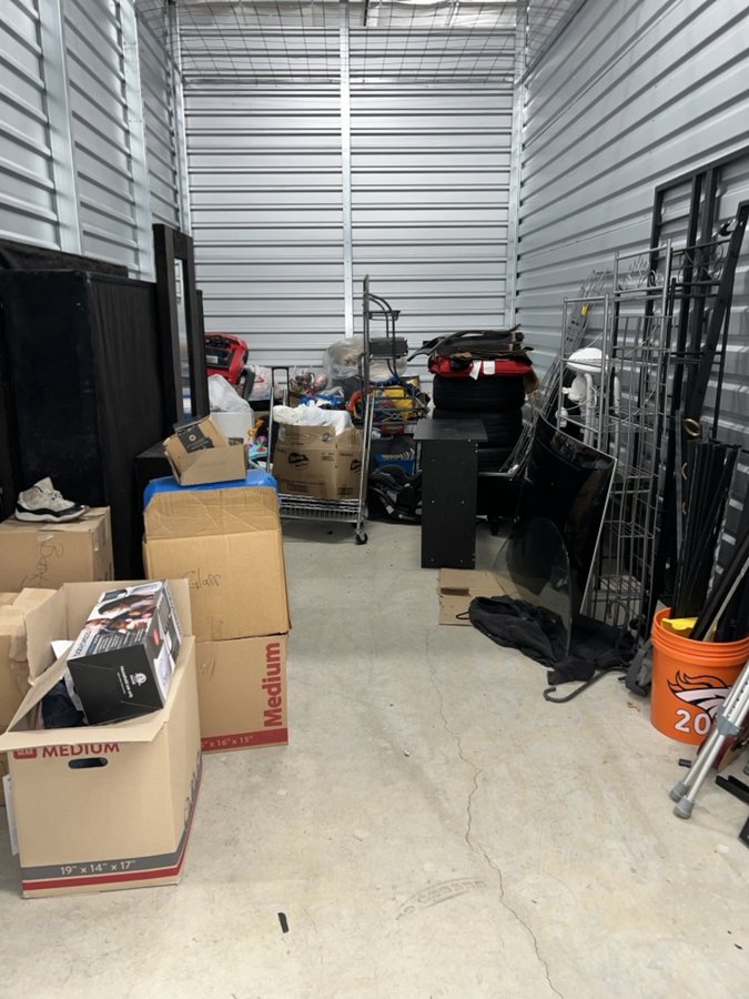 10 x 20 storage unit in Lakewood, CO