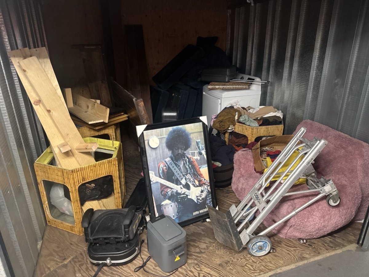 10 x 10 storage unit in Culver City, CA