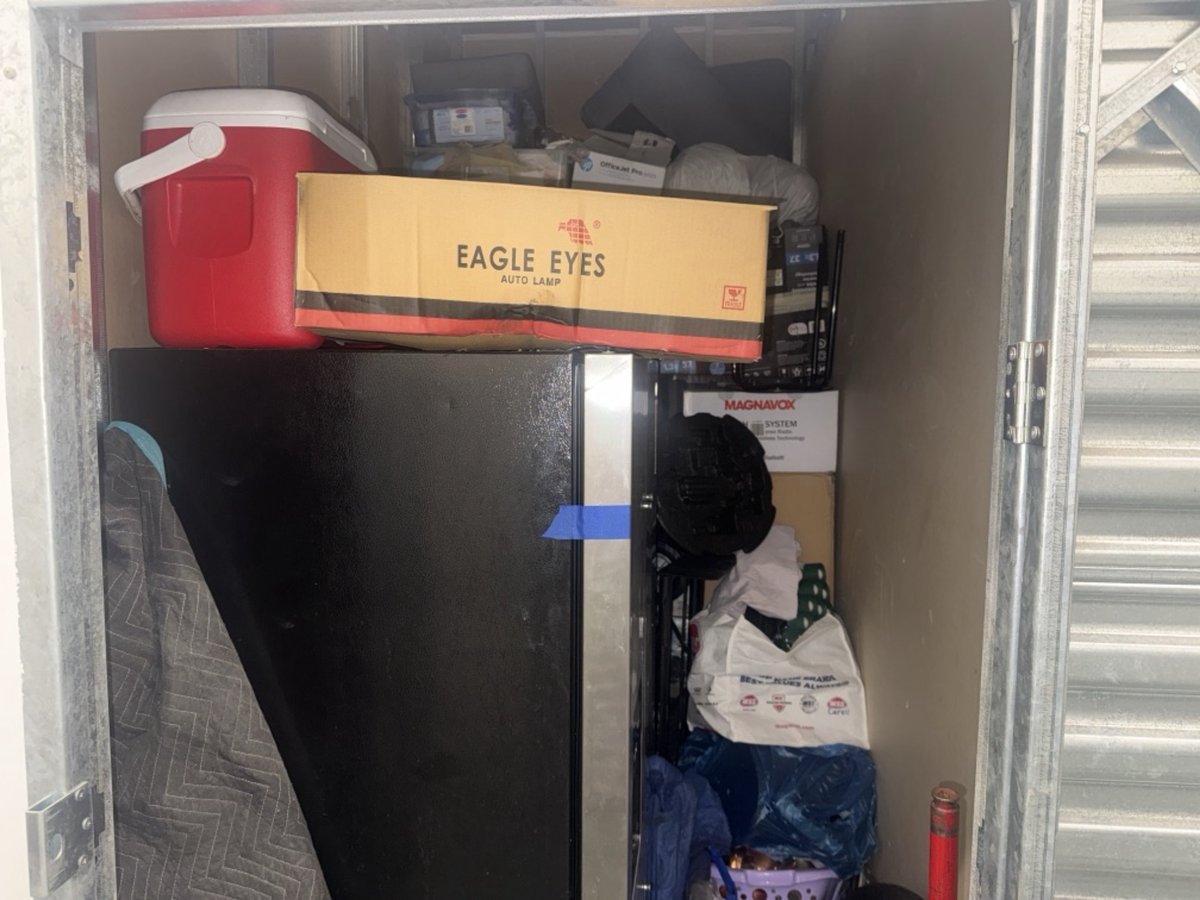 5 x 10 storage unit in Los Angeles, CA