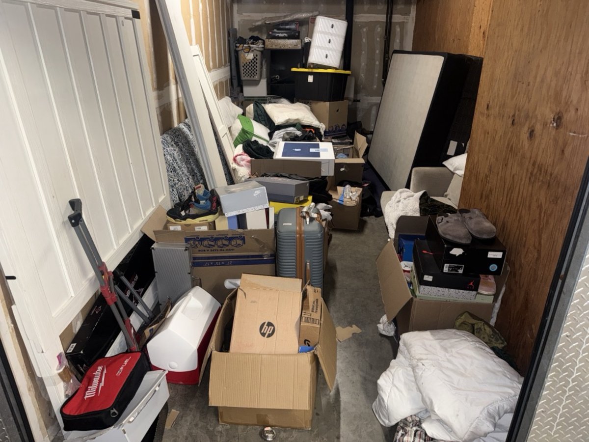 10 x 18 storage unit in Culver City, CA