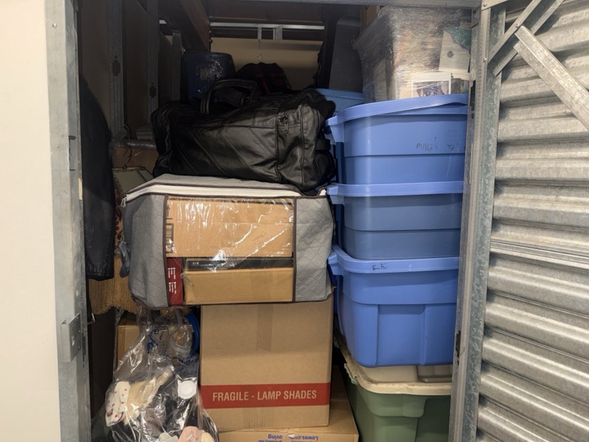 5 x 10 storage unit in Los Angeles, CA