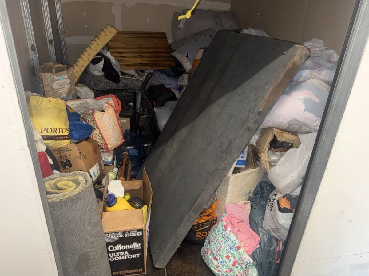 7 x 10 storage unit in Los Angeles, CA