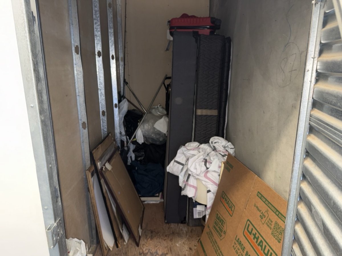 5 x 10 storage unit in Inglewood, CA